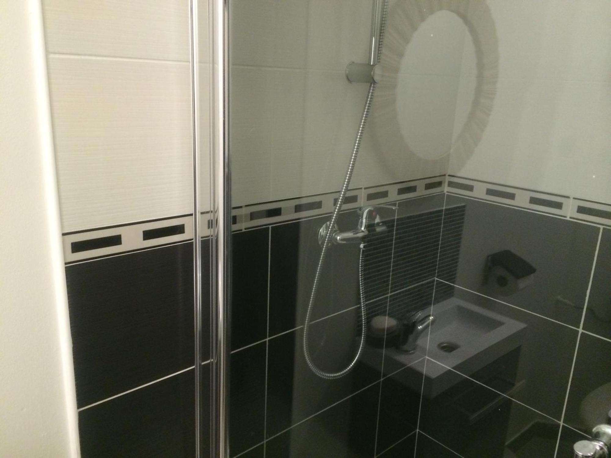 L'eden Spa Orly Aéroport Maison d'hôtes Thiais